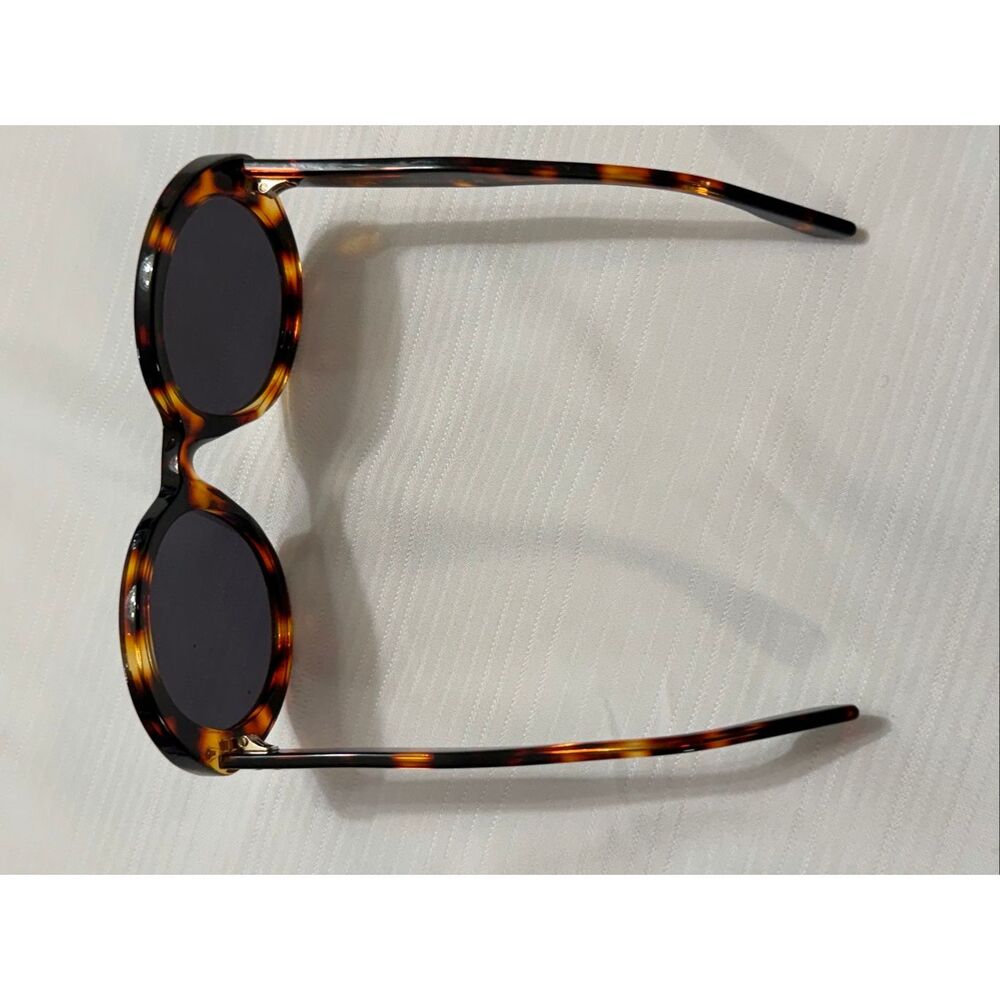 GUCCI GG1081S Women’s Tortoise Sunglasses - Picture 10 of 13